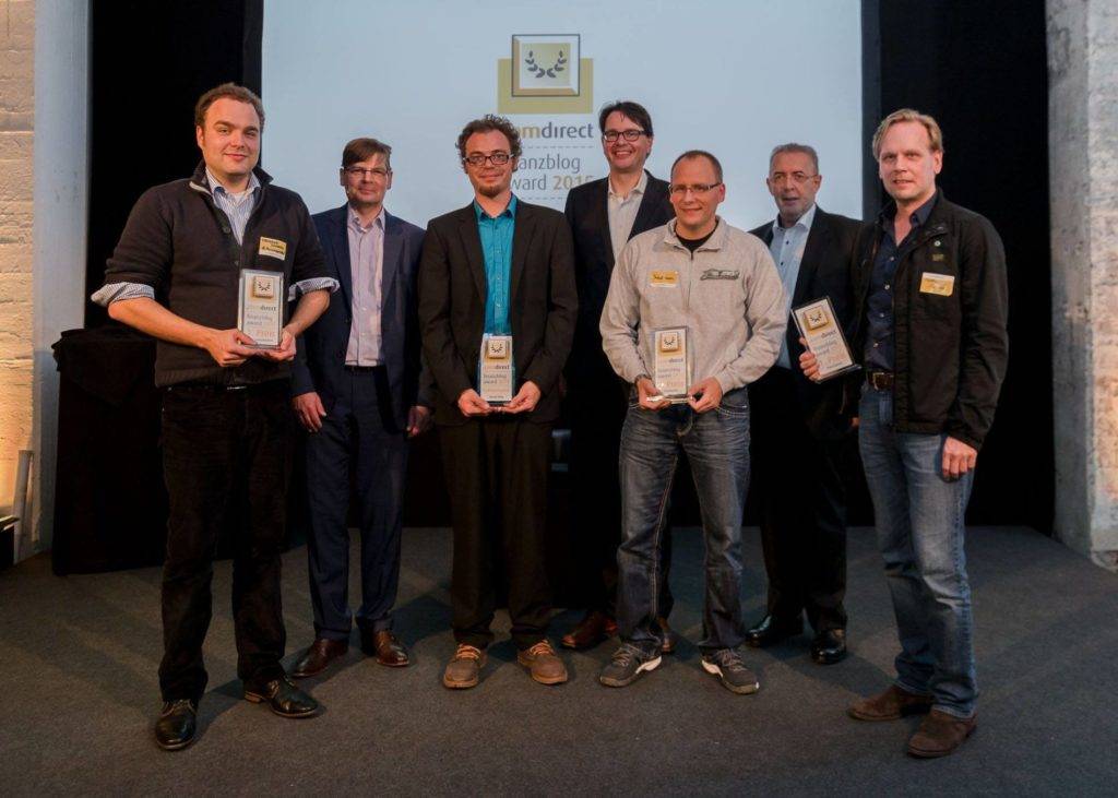 Die Gewinner und comdirect CEO Arno Walter, Juryvorsitzender Thomas Knüwer und Jurymitglied Joachim Goldberg.